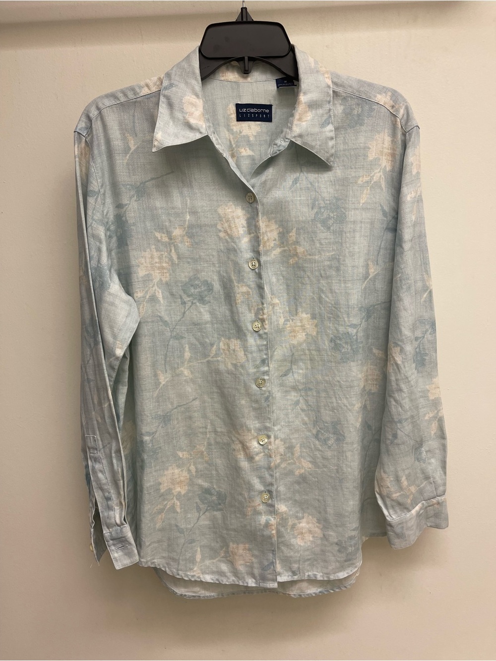 Liz Claiborne 100% Irish Linen Shirt Button Front Long Sleeve size M light blue